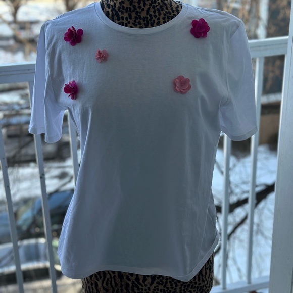 Zara White Tee with Pink Floral Details - Picture 7 of 12